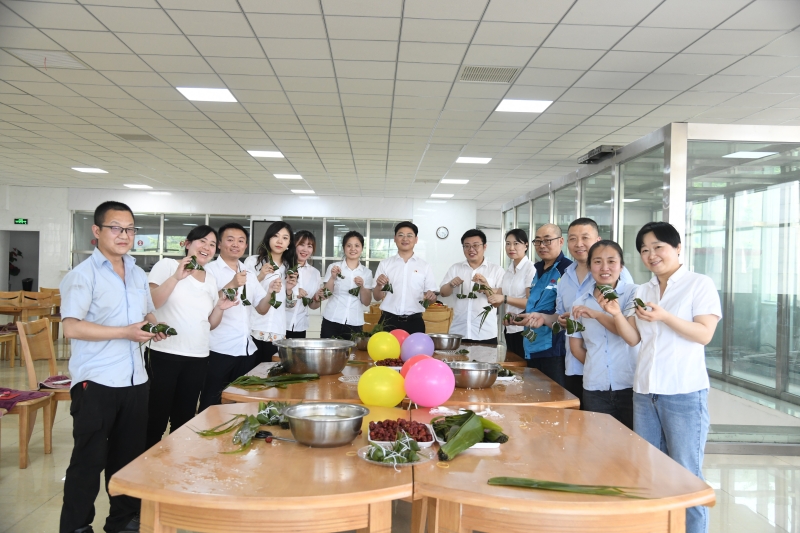 “粽香飄萬里，遙寄端午情”端午節(jié)活動(dòng)